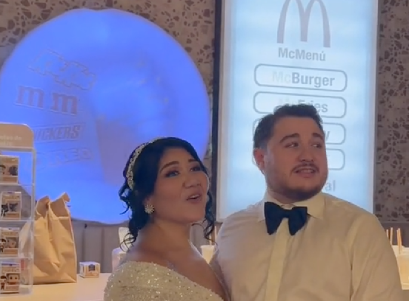 Boda en NL se viraliza; tenia un McDonalds y al grupo Camila